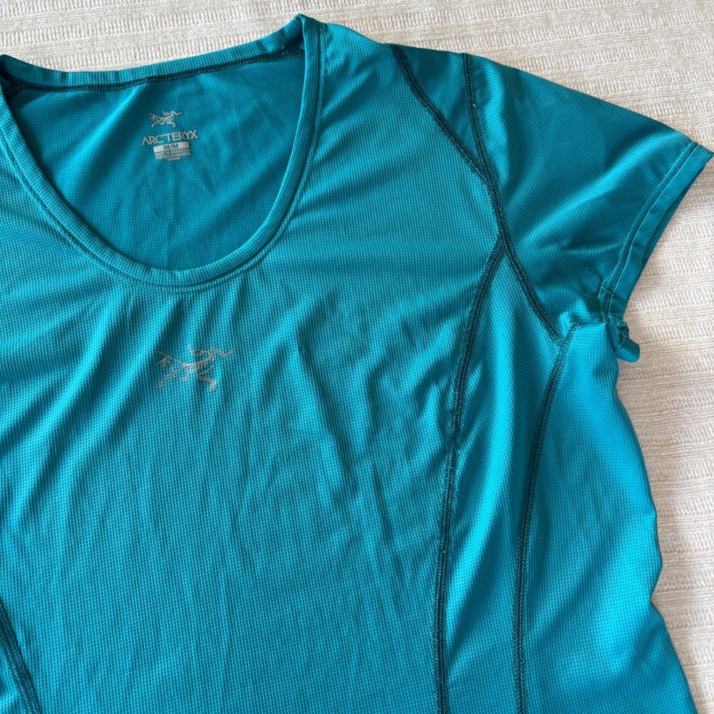 Arcteryx Womens Motus Crew Neck Performance T-Shirt Teal Blue Size Medium